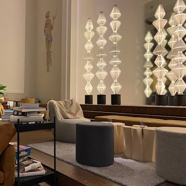 Lampadaire design moderne « Tour des volumes » pour salon, chambre à coucher ou hall d'hôtel