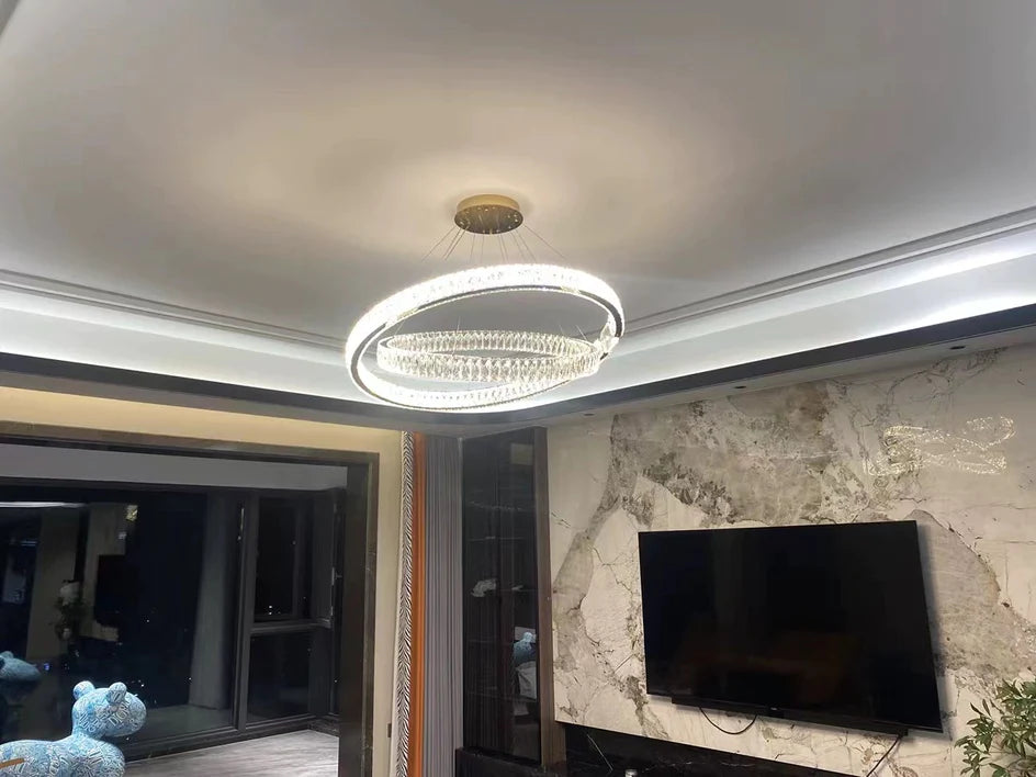 Lampadario moderno con ciondolo a forma di anello di cristallo, di lusso e leggero, adatto per soggiorno/sala da pranzo/camera da letto.