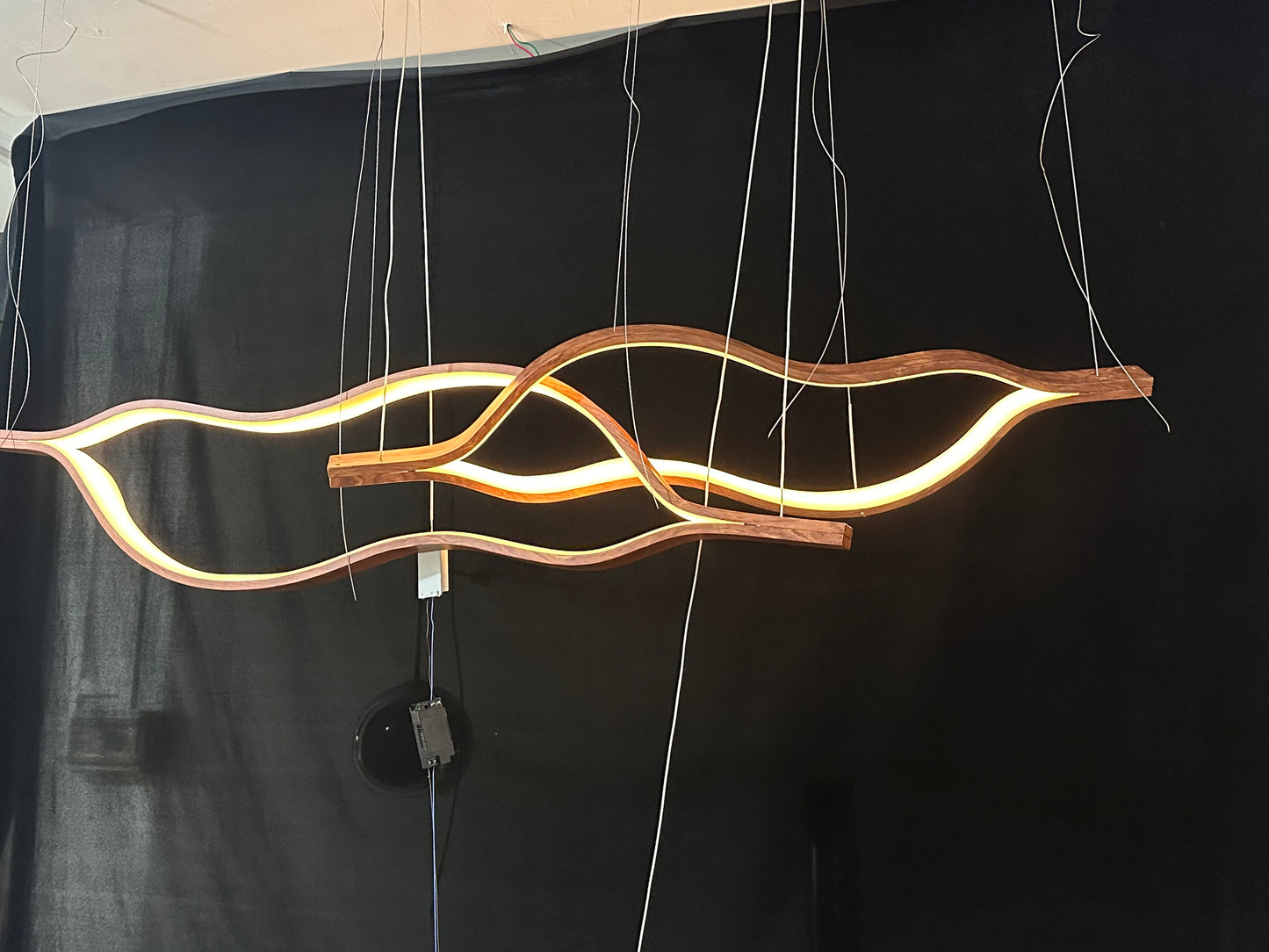 Lampadario moderno e semplice in alluminio a forma di onda per soggiorno/sala da pranzo/isola della cucina