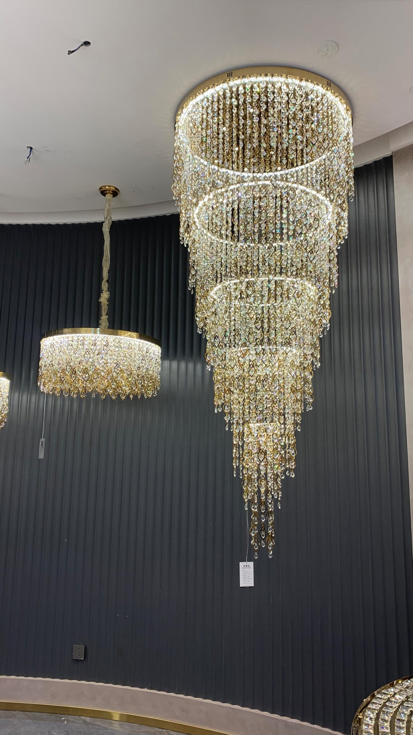 Lampadario moderno rotondo a 5 strati con nappa di cristallo per villa/scala/ingresso/soggiorno