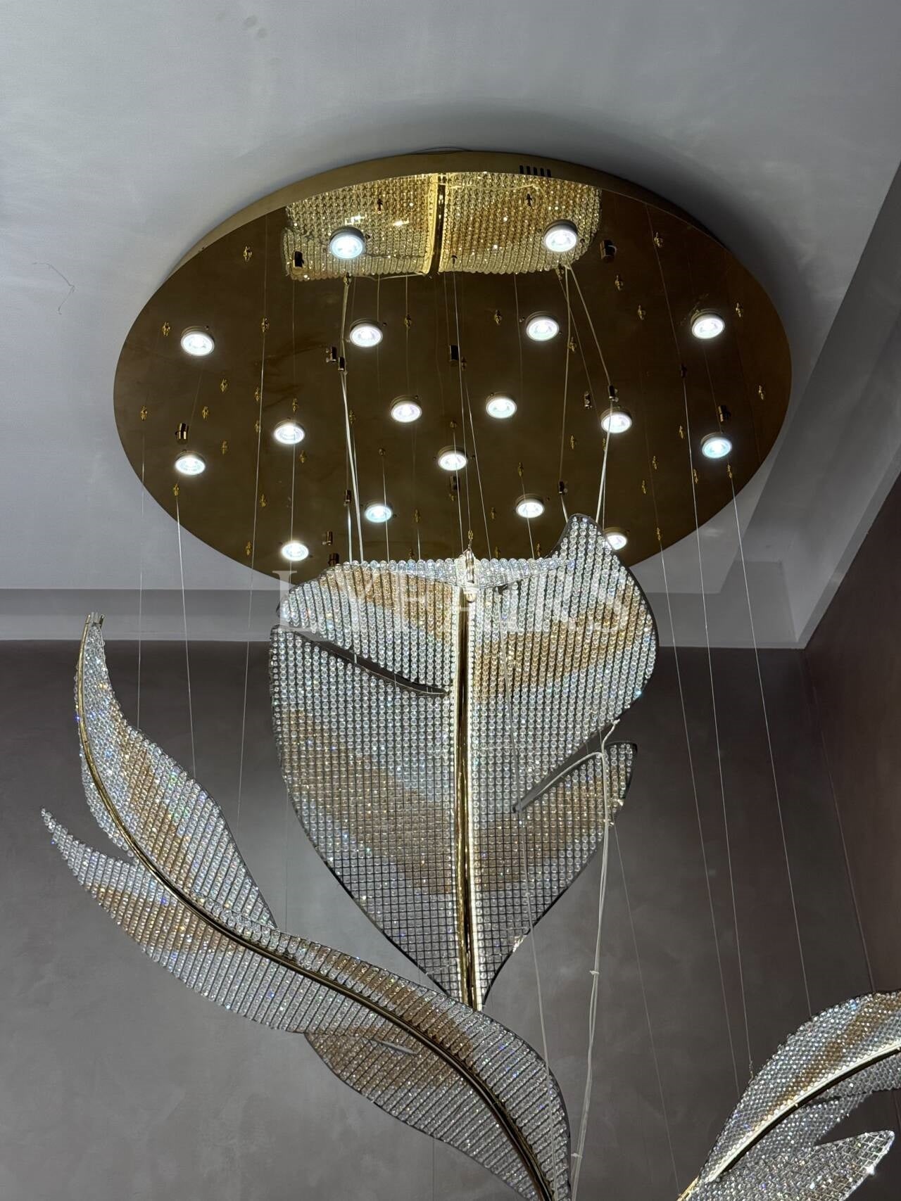 Lampadario moderno con foglie di cristallo galleggianti per soffitti alti