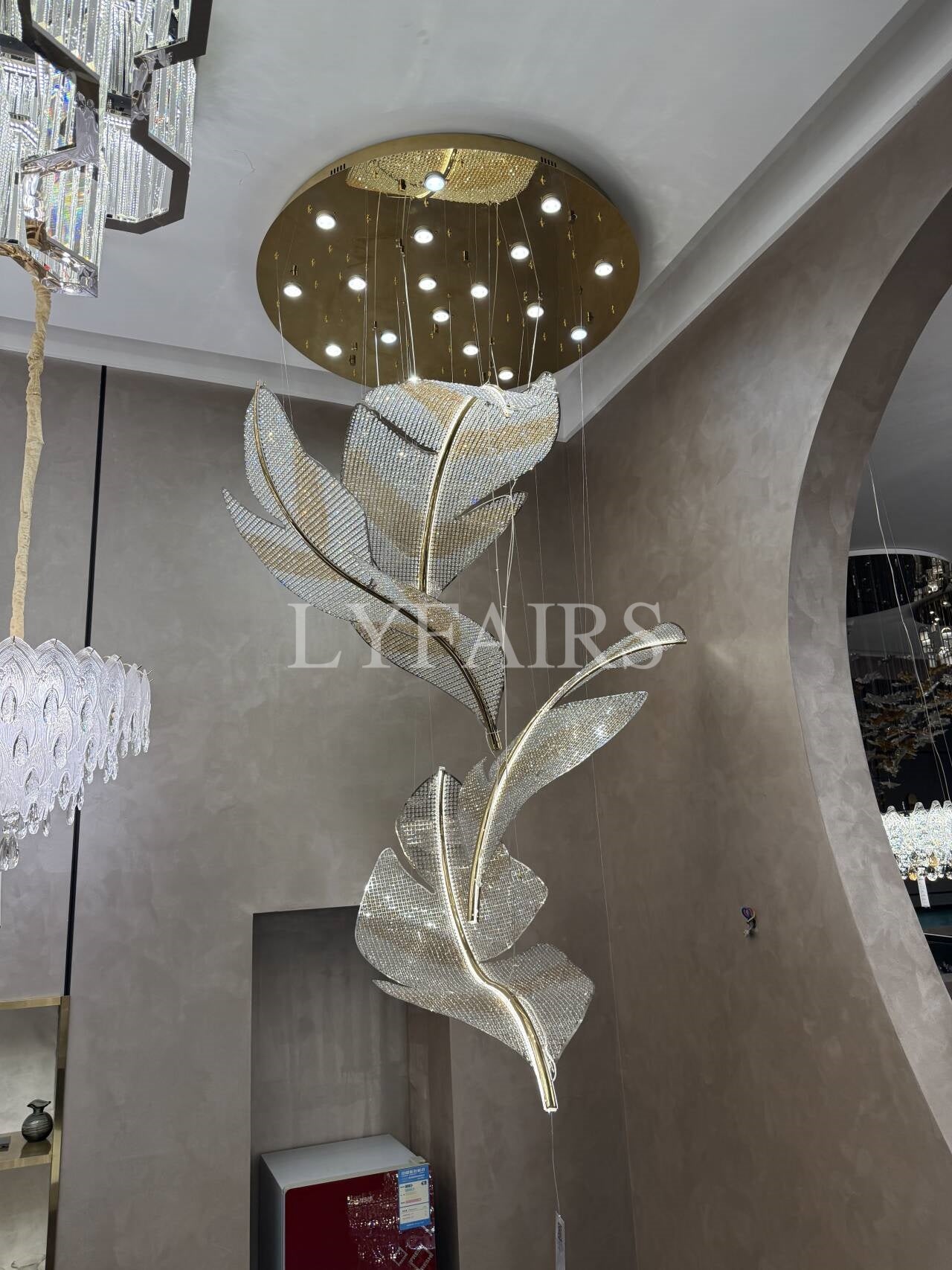 Lampadario moderno con foglie di cristallo galleggianti per soffitti alti