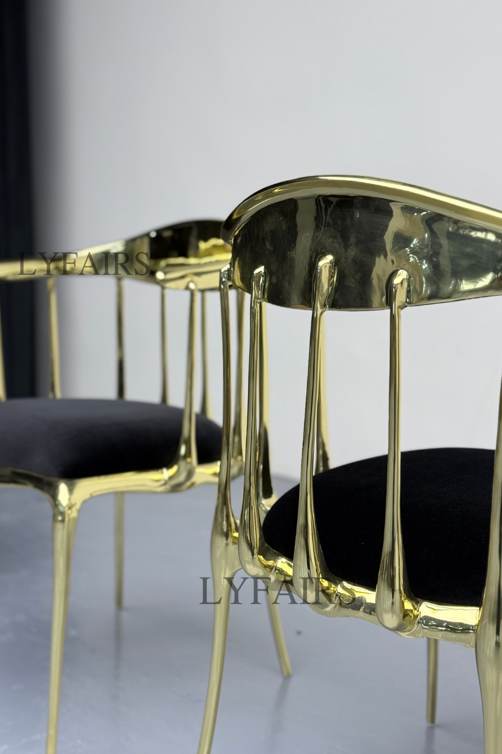 Chaise de salle à manger en velours de style italien en cuivre pur