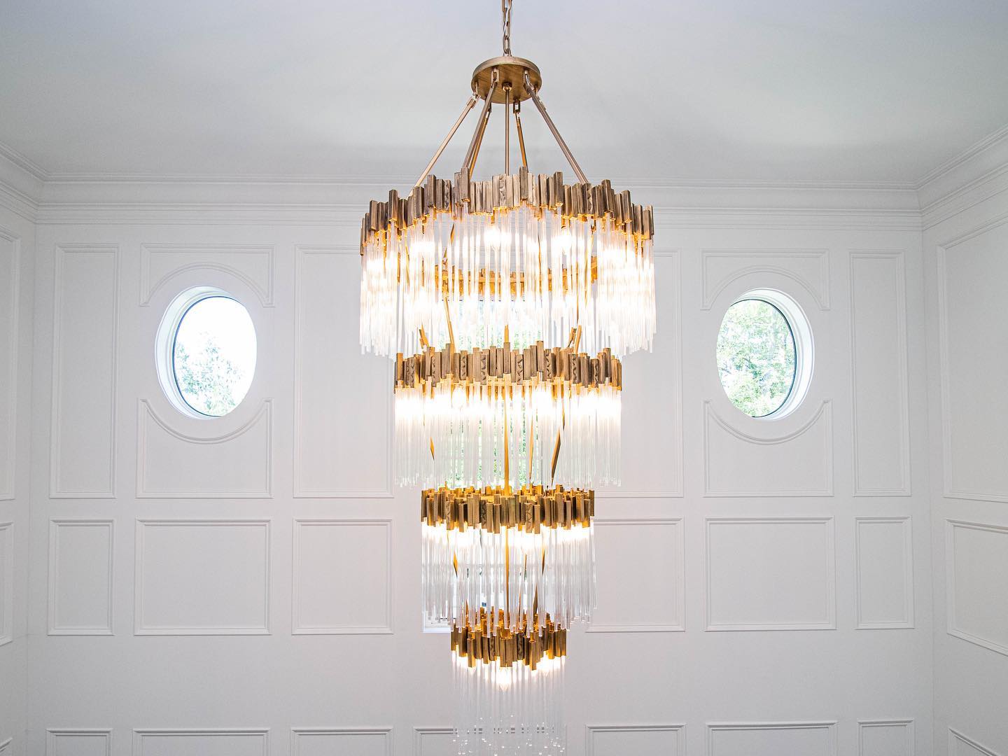 Grand lustre élégant en verre multicouches pour haut plafond/escalier/entrée
