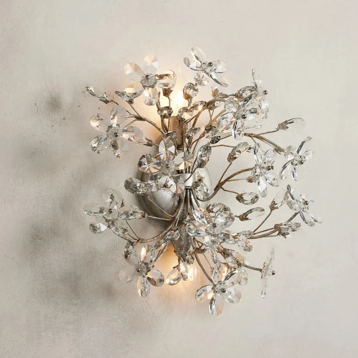 Applique da parete moderna in cristallo con fiori e rami in ottone