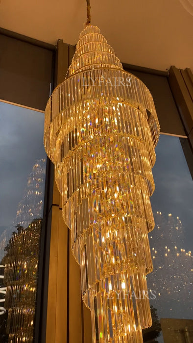Lustre en cristal spiralé de luxe extra large avec finition dorée