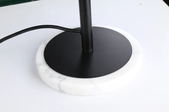 Lampe de table moderne en cristal avec finition noire