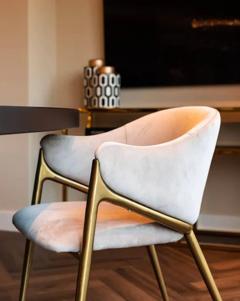 Chaise de salle à manger de luxe en laiton et velours de vison