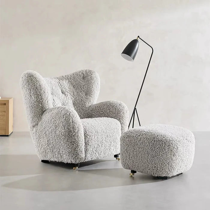 Sedia imbottita in stile antico francese di medie dimensioni color crema