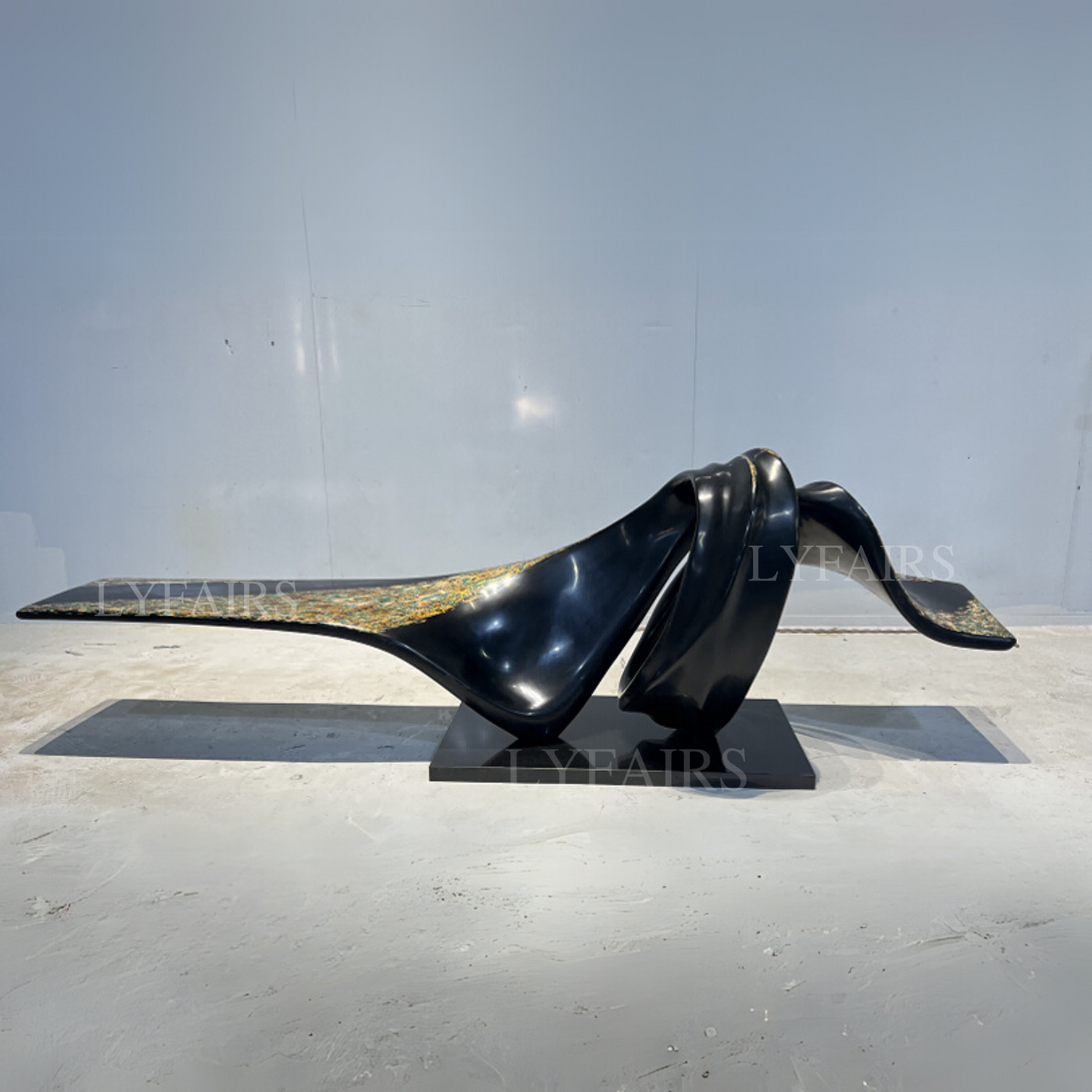 Sculpture moderne en ruban FRP