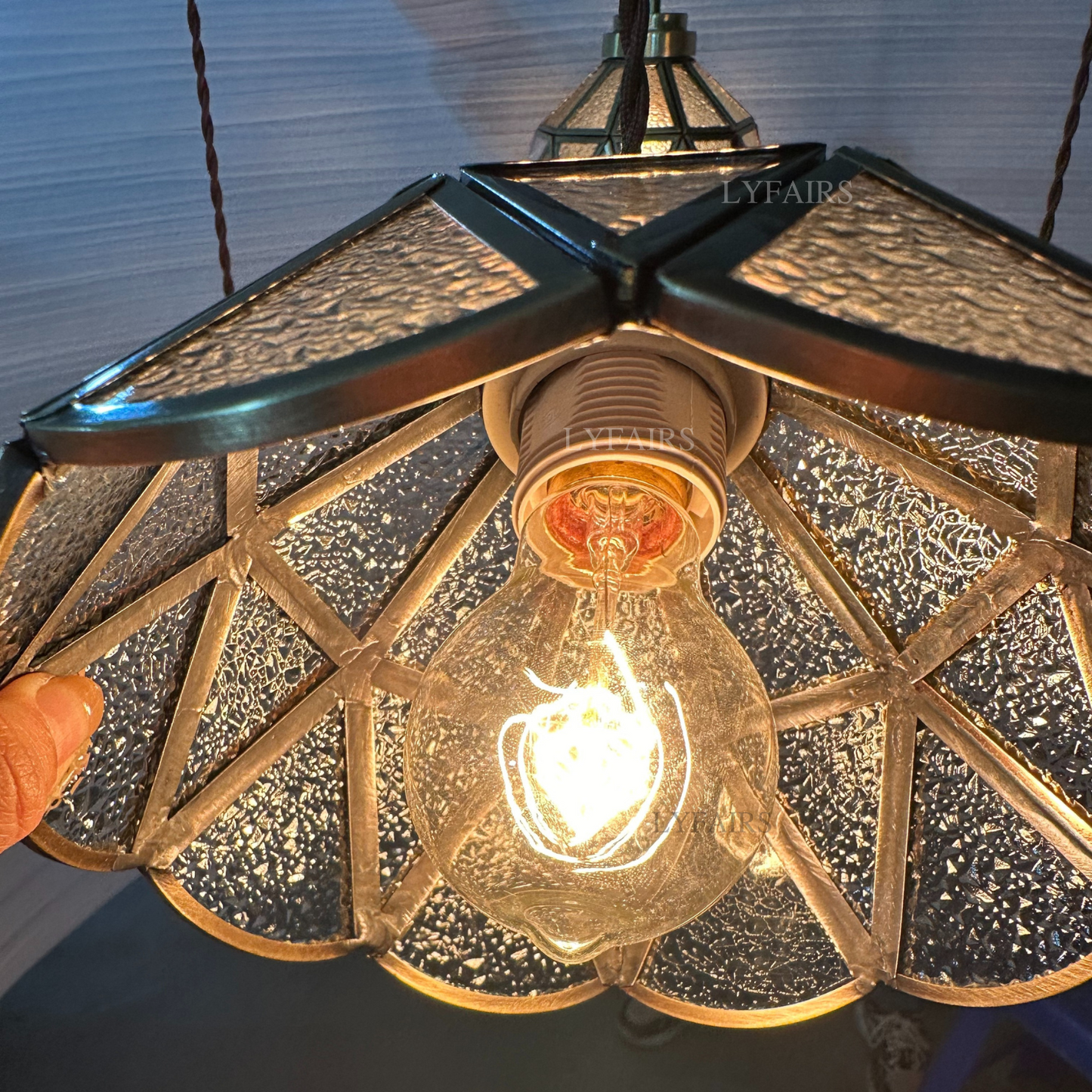 Lampadario a sospensione vintage con paralume in vetro Tiffany