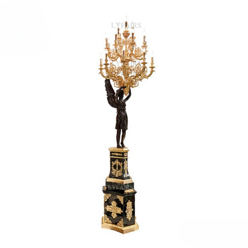 Lampada da terra a torcia in ottone Ebon Seraph di LYFAIRS x FH&Home