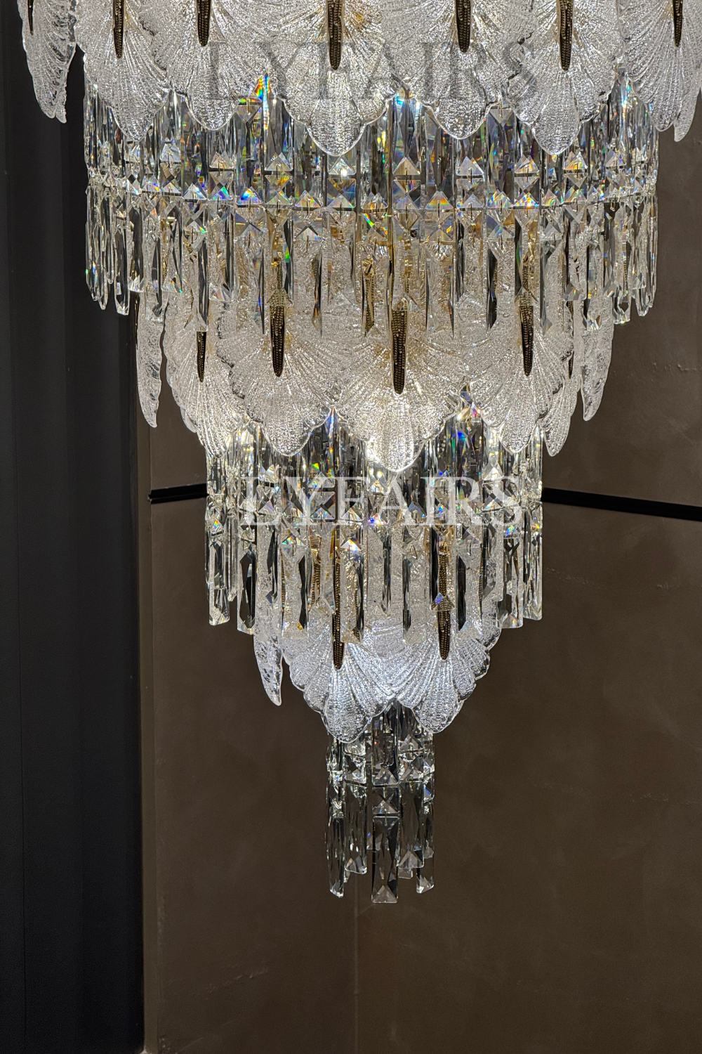 Lustre cascade luxueux en cristal à plusieurs niveaux, fabriqué à la main, en forme de feuille de verre