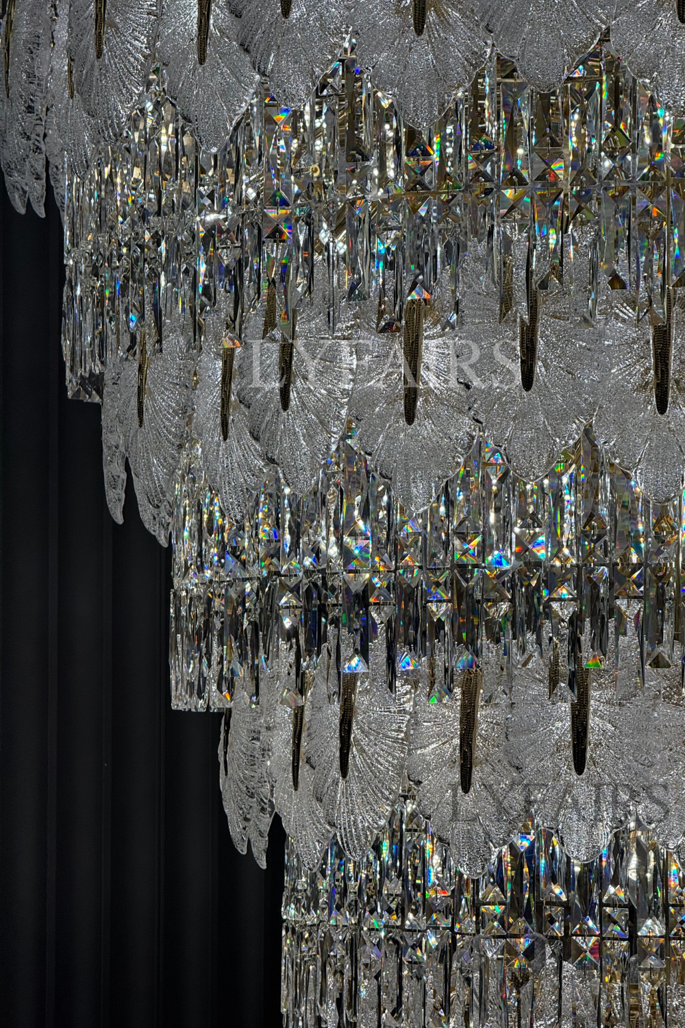 Lustre cascade luxueux en cristal à plusieurs niveaux, fabriqué à la main, en forme de feuille de verre