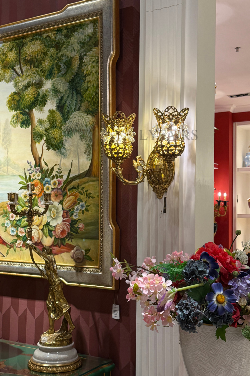Applique murale exquise en laiton et cristal en forme de fleur de vigne LYFAIRS x FH&Home