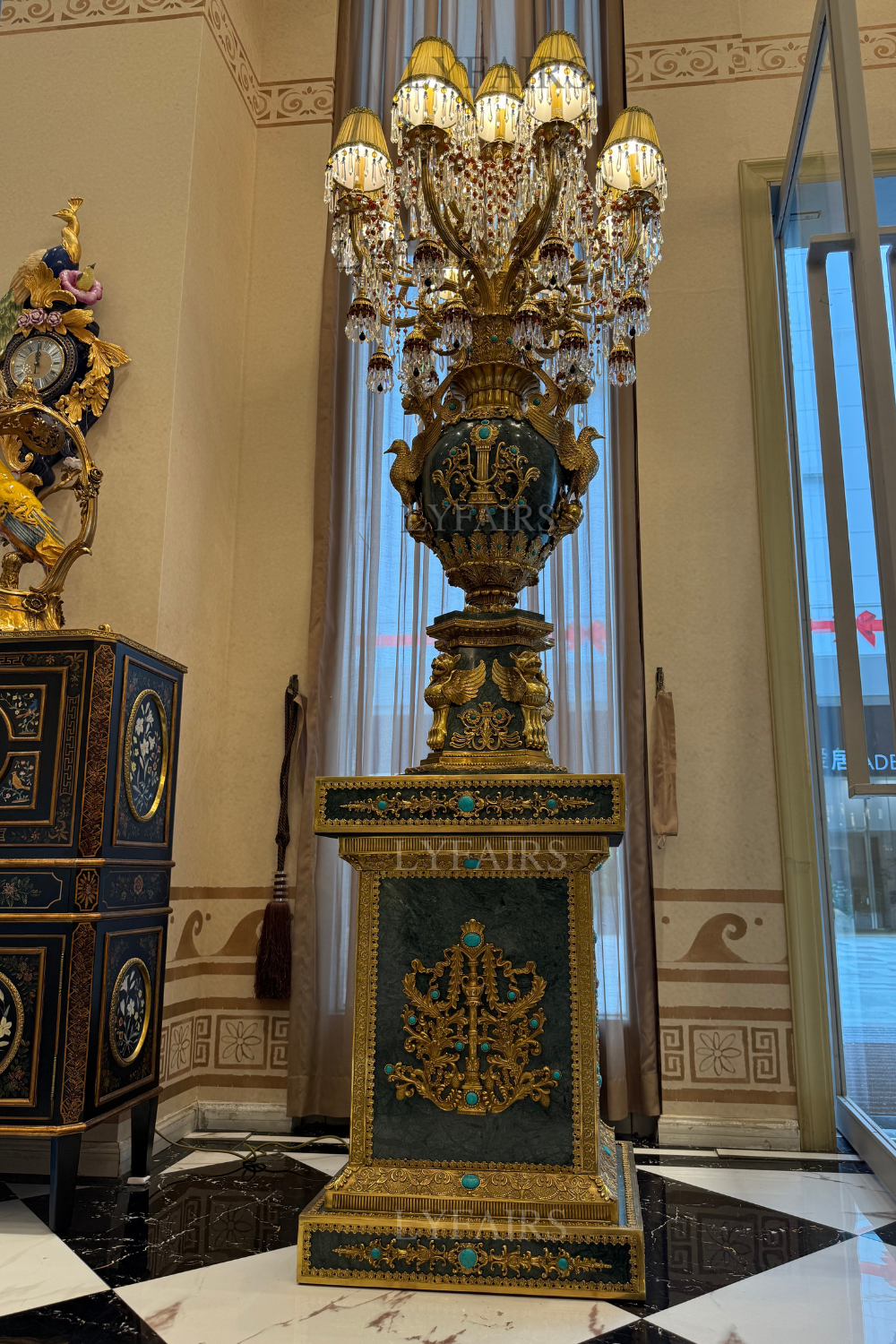 Lampada da terra di lusso in cristallo turchese Grace di LYFAIRS x FH&Home