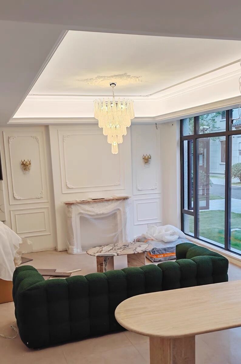 Lampadario a goccia multistrato con motivo a quadri bianchi per soggiorno/camera da letto