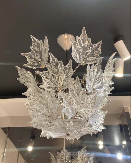 Lampadario moderno e creativo in cristallo trasparente a forma di foglia d'acero per soggiorno/camera da letto