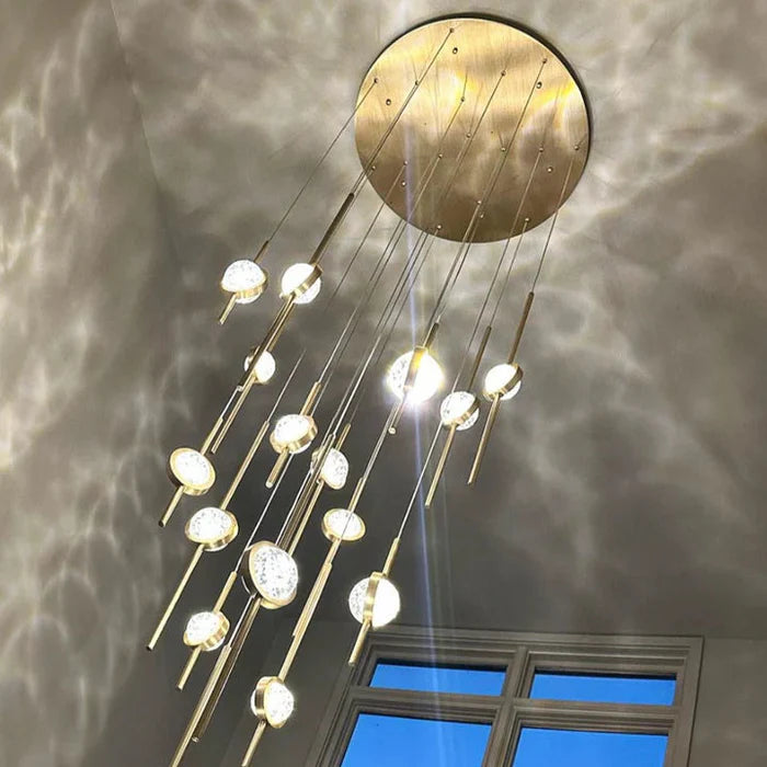 Suspension moderne en laiton et verre flottant pour plafond haut