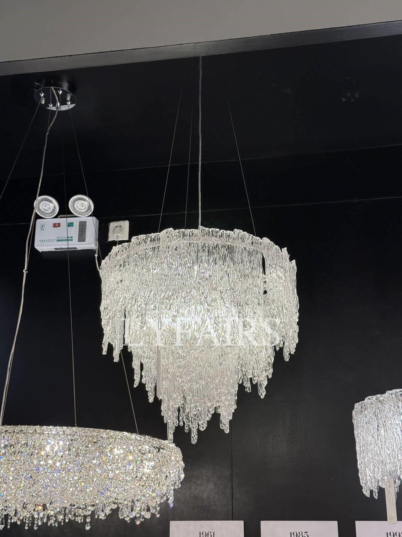 Lampadario moderno in vetro con effetto ghiacciai sciolti per soffitti bassi