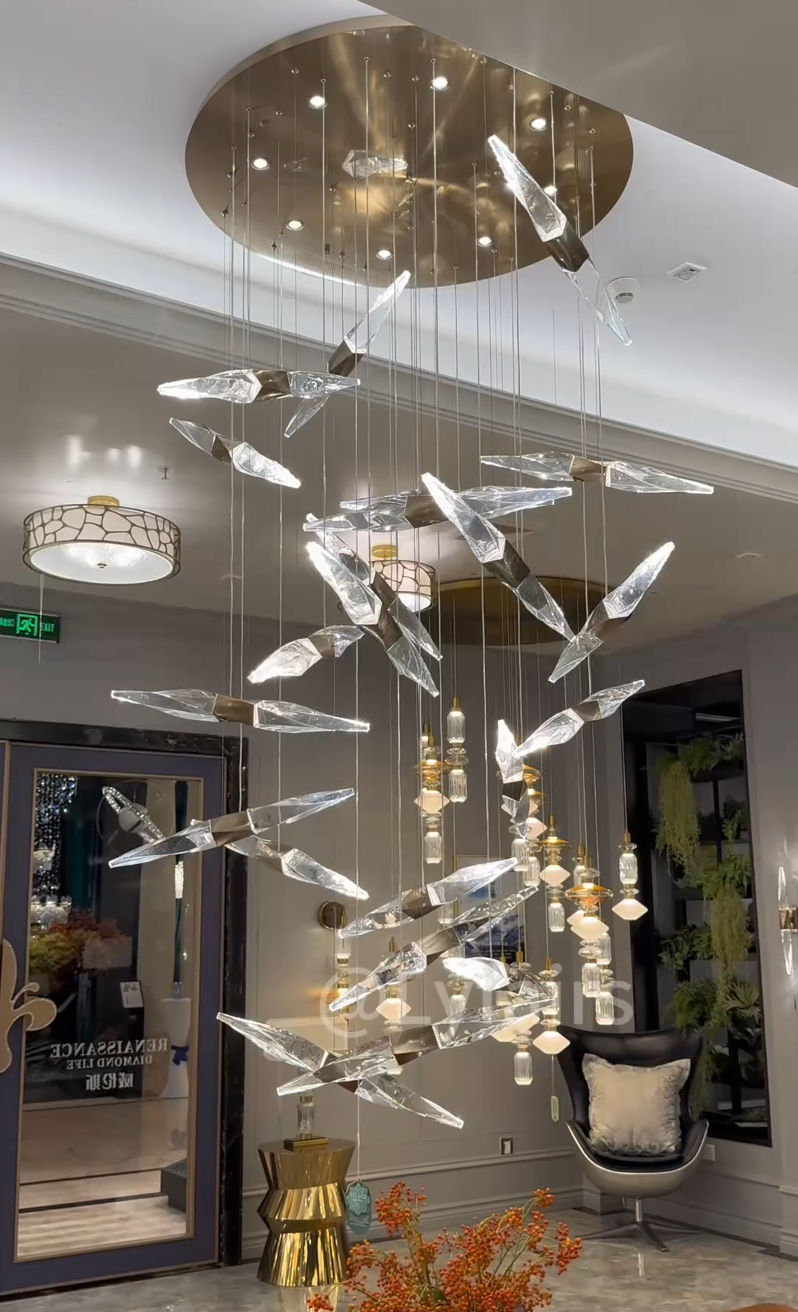 Moderno lampadario di cristallo intrecciato galleggiante per soffitti alti