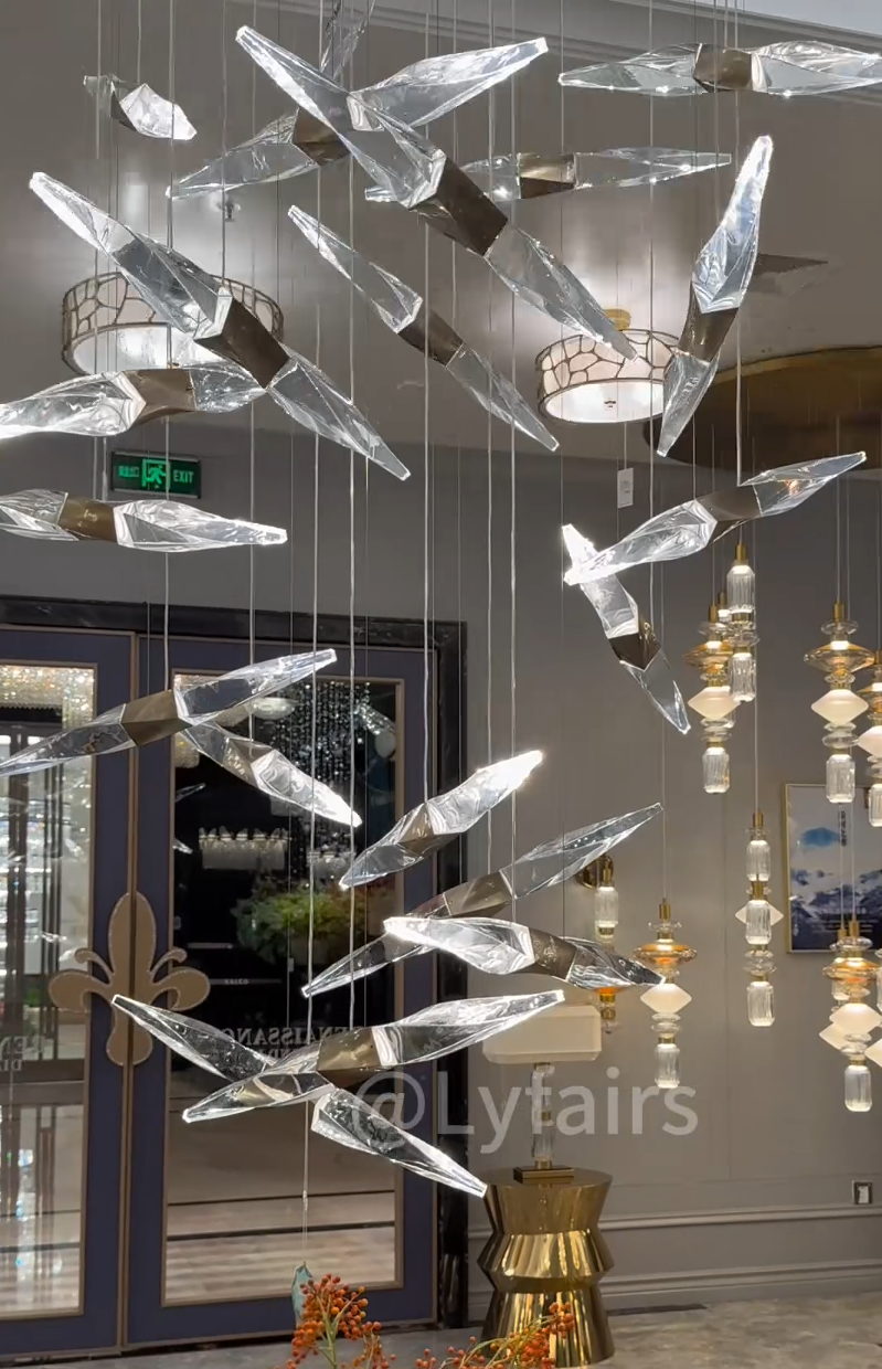 Moderno lampadario di cristallo intrecciato galleggiante per soffitti alti