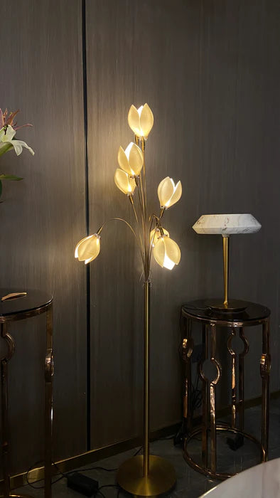 Lampadaire Magnolia au design d'art moderne