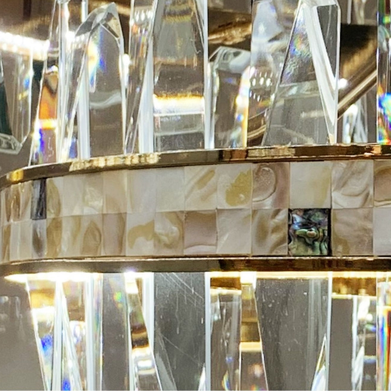 Lampadario di cristallo K9 rotondo a prezzi accessibili per l'illuminazione del soggiorno. Lampada a sospensione rettangolare moderna per il tavolo da pranzo.