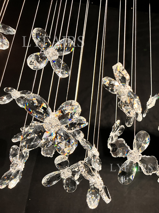 Lampadario moderno a forma di fiore di cristallo galleggiante