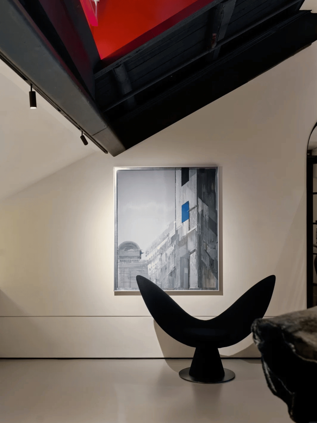 Modern Artistic Whale‑Breach Sculptural Accent Chair