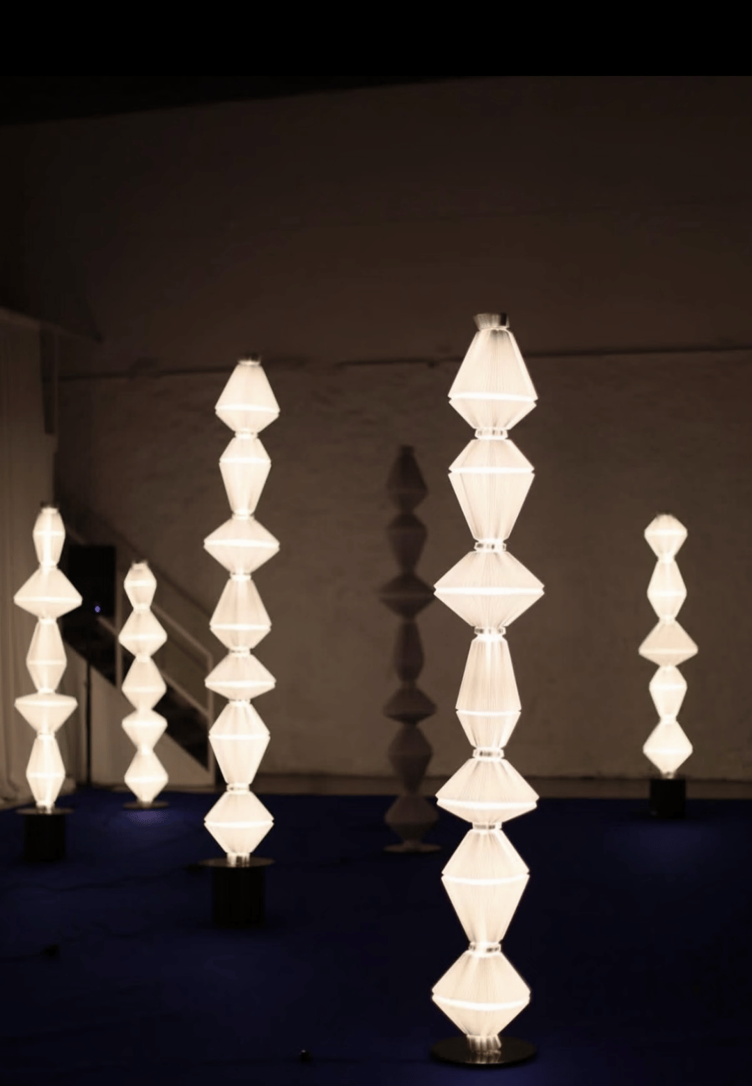 Designer Model Modern Art Tower of Volumes Floor Lamp for Living Room/Bedroom/Hotel Lobby