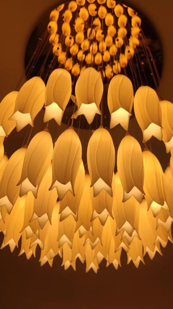 2023 New Arrival Elegant White Tulip Flower Chandelier For Foyer/ Staircase