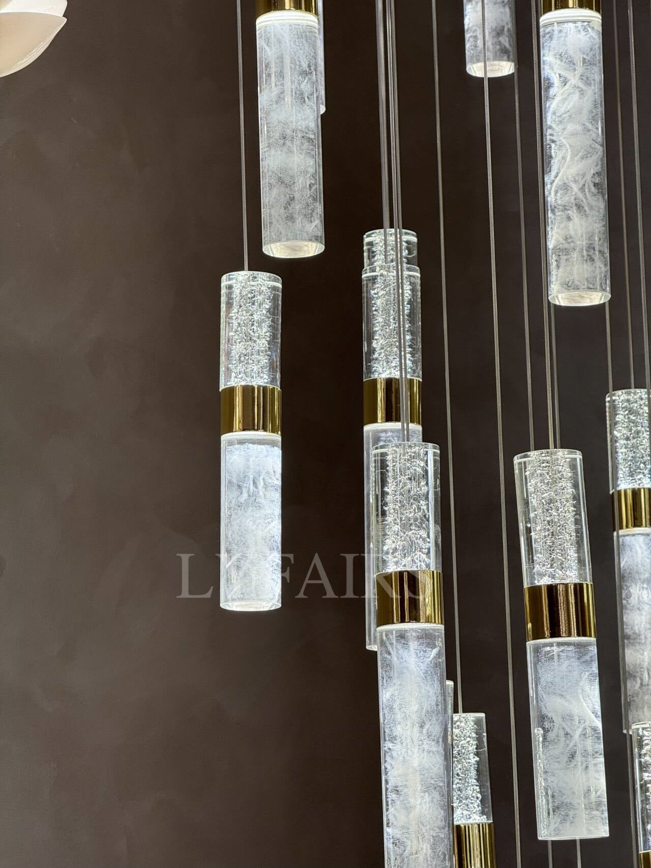 Lustre moderne à colonnes de cristal flottantes, nuageuses et éclatantes pour hauts plafonds