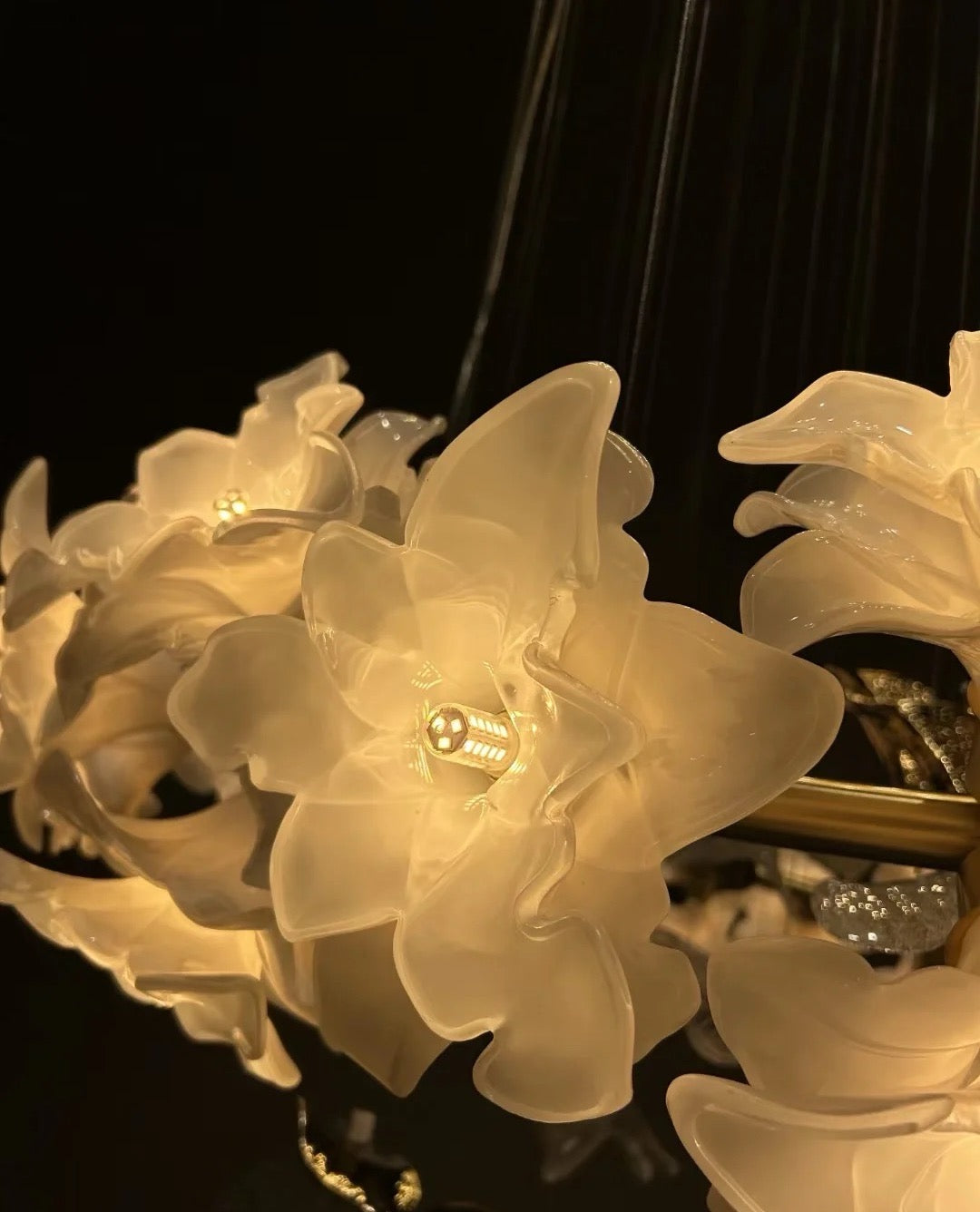 Art Design Brass Branch Ceramic Flower Chandelier
