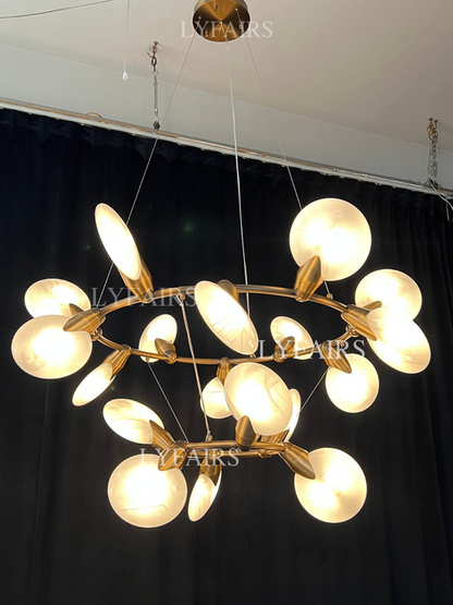 Lampadario moderno a due livelli in vetro traslucido soffiato a mano a forma di petalo