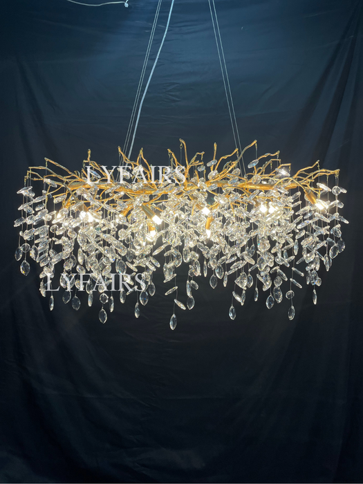Lampadario di cristallo in stile francese, nuovo e conveniente, con foglie di cristallo.