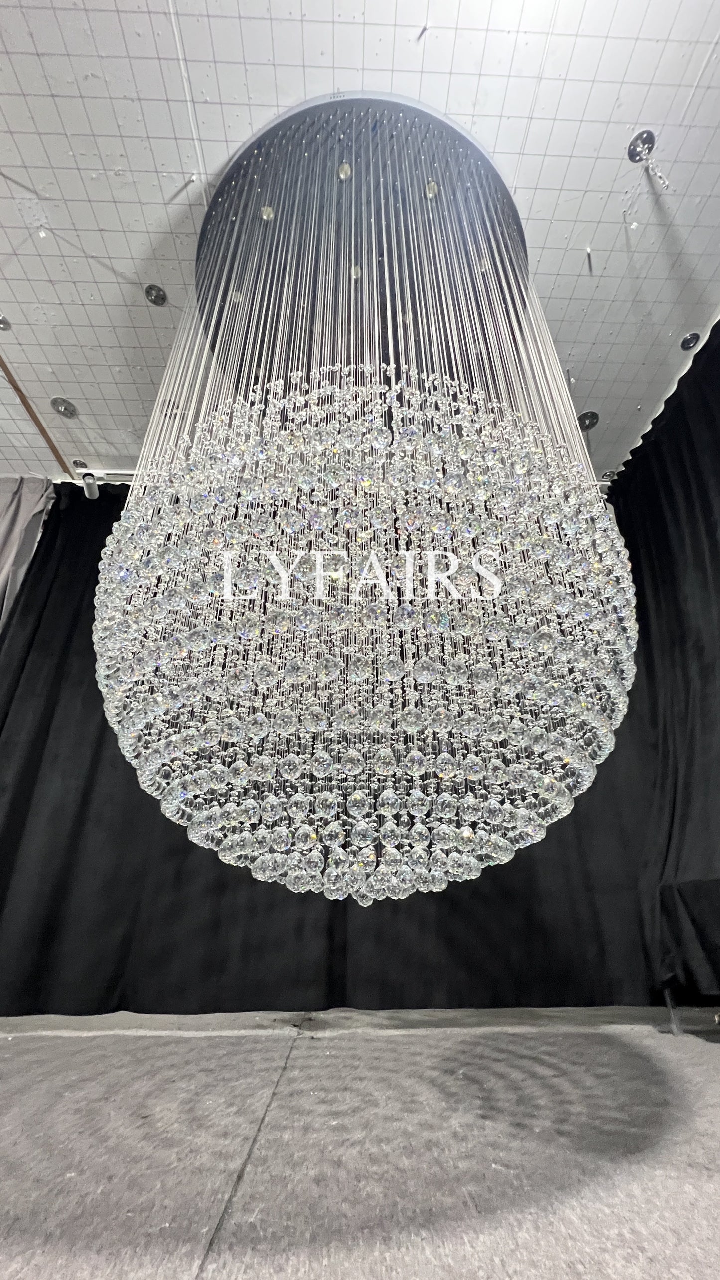 Lustre moderne en cristal en forme de goutte d'eau pour salon, escalier ou hall d'entrée