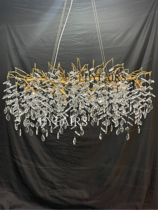 Lampadario di cristallo in stile francese, nuovo e conveniente, con foglie di cristallo.