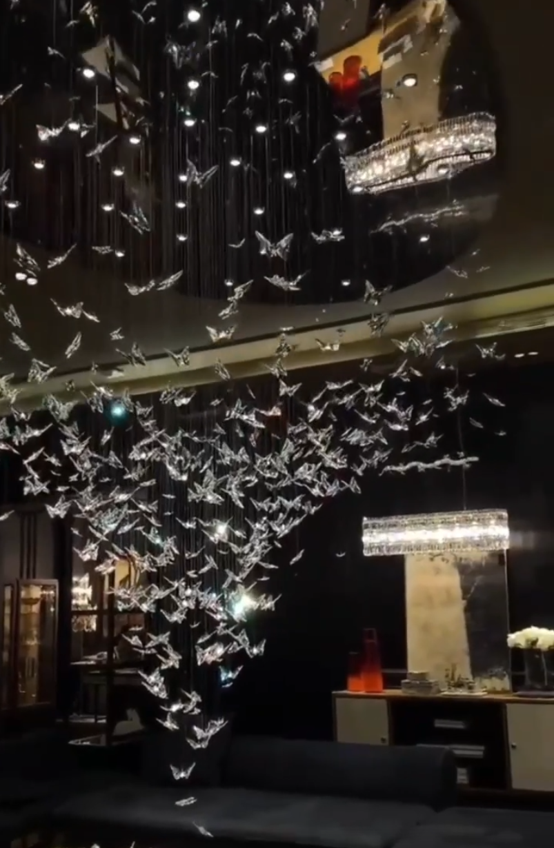 Lustre papillon rond encastré au design artistique de luxe léger