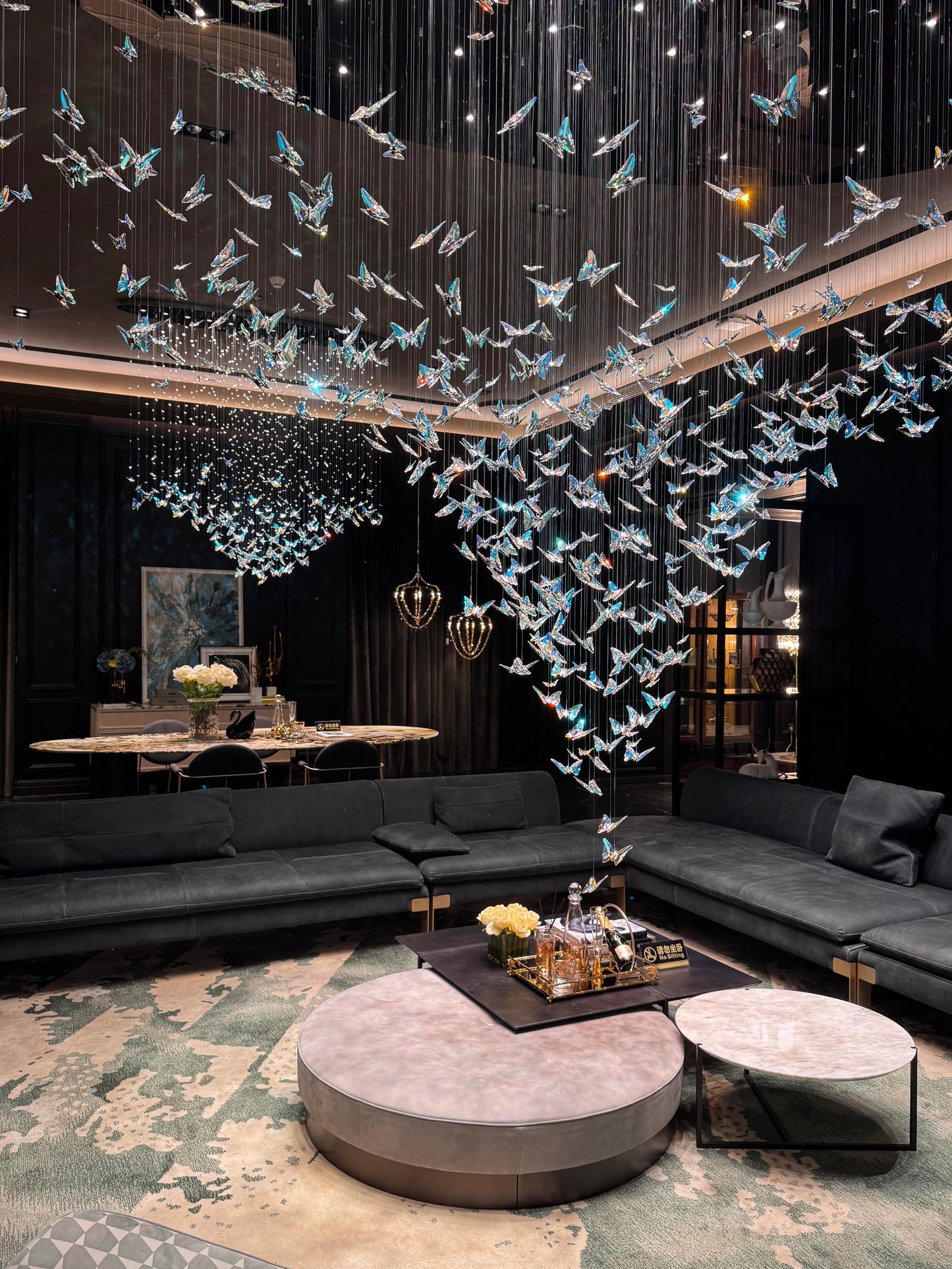 Lustre papillon rond encastré au design artistique de luxe léger