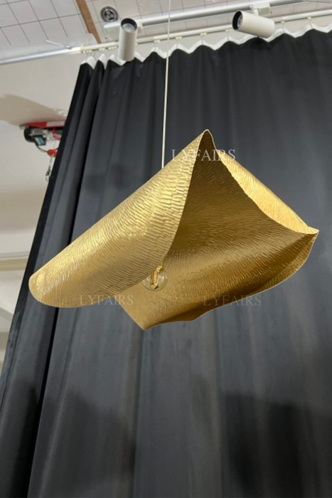 Lampada a sospensione postmoderna a foglia appassita in ottone