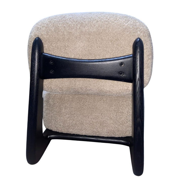 Moderna poltrona Boucle Sherpa Lounge con base in legno