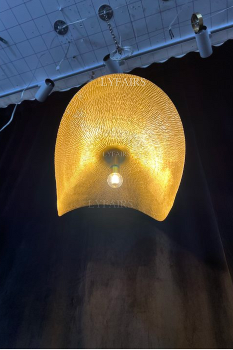 Lampada a sospensione postmoderna a foglia appassita in ottone
