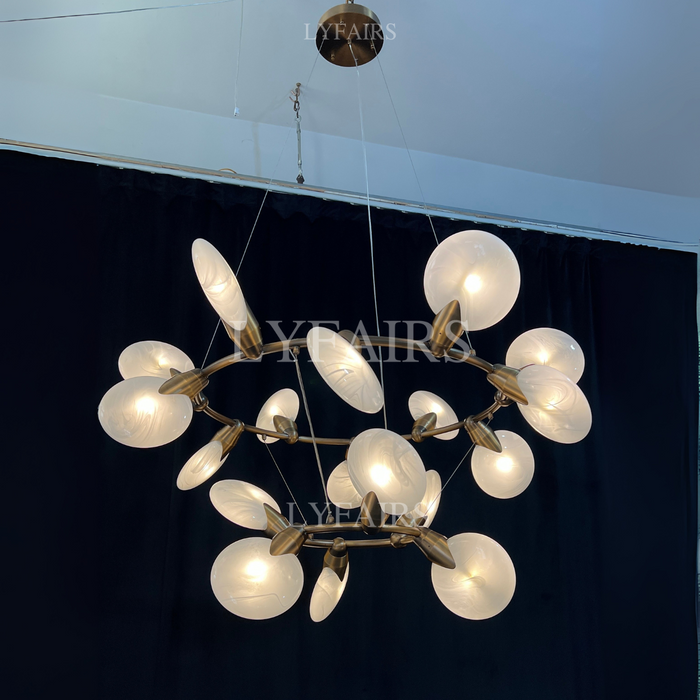 Lampadario moderno a due livelli in vetro traslucido soffiato a mano a forma di petalo