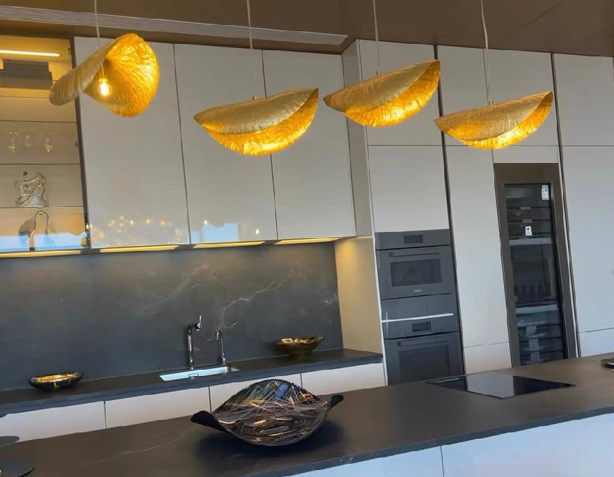 Lampada a sospensione postmoderna a foglia appassita in ottone