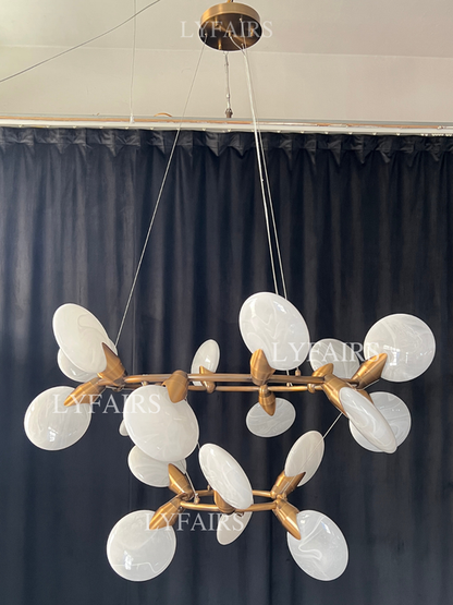 Lampadario moderno a due livelli in vetro traslucido soffiato a mano a forma di petalo