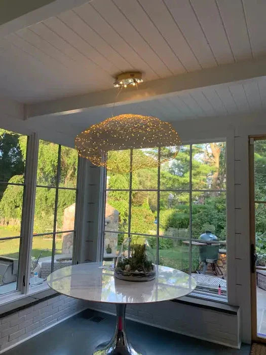 Moderna lampada a sospensione a forma di nuvola galleggiante
