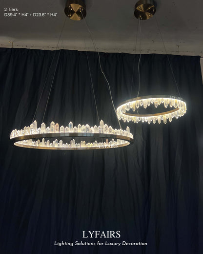 Lampadario in stile moderno con anelli in ottone e cristallo di quarzo naturale, finitura ottone/nero