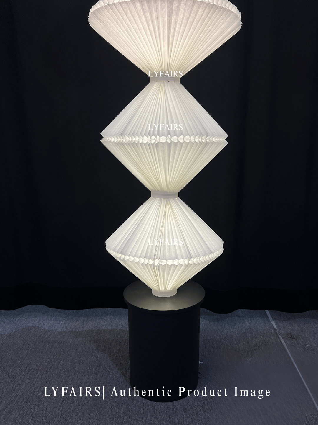 Lampadaire design moderne « Tour des volumes » pour salon, chambre à coucher ou hall d'hôtel