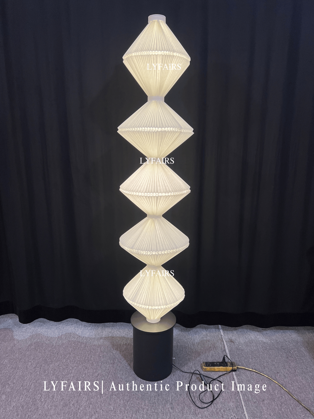 Lampadaire design moderne « Tour des volumes » pour salon, chambre à coucher ou hall d'hôtel
